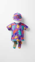Vivid Violet print t-shirt and graphic hat